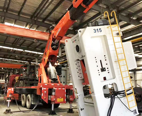 泌阳附近随车吊出租，轻松解决运输难题