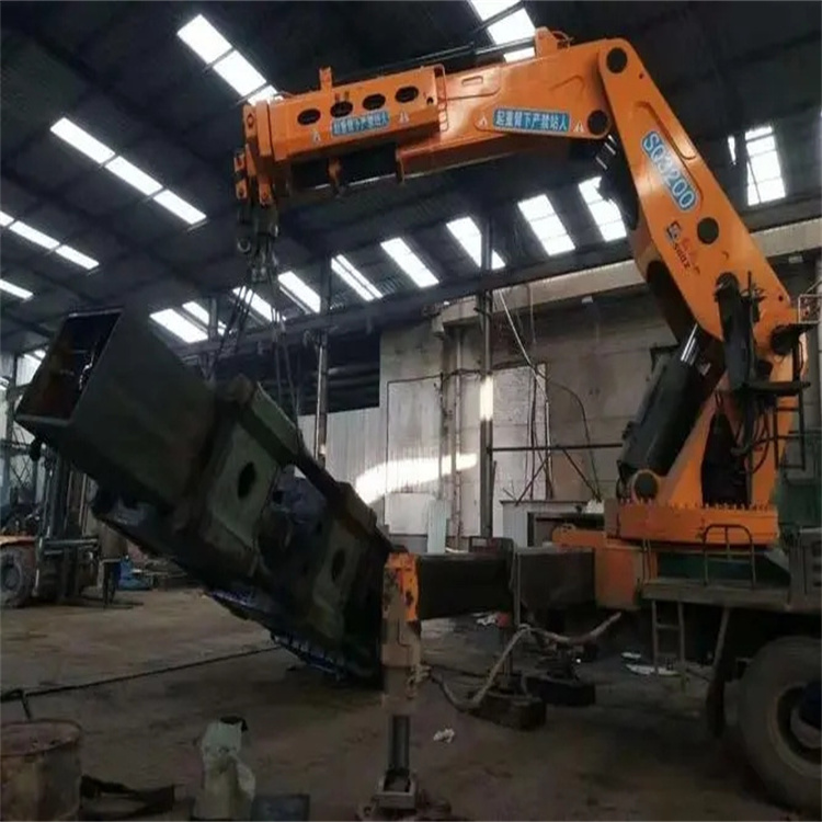 泌阳130吨折臂吊车出租吊机租赁附近电话